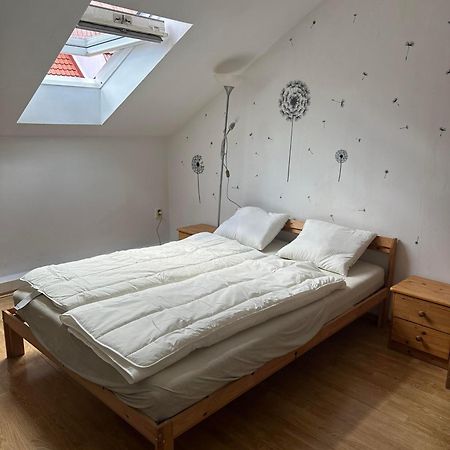 C Private Room In City Center In Bratislava Exterior photo