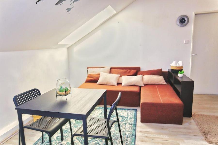 C Private Room In City Center In Bratislava Exterior photo